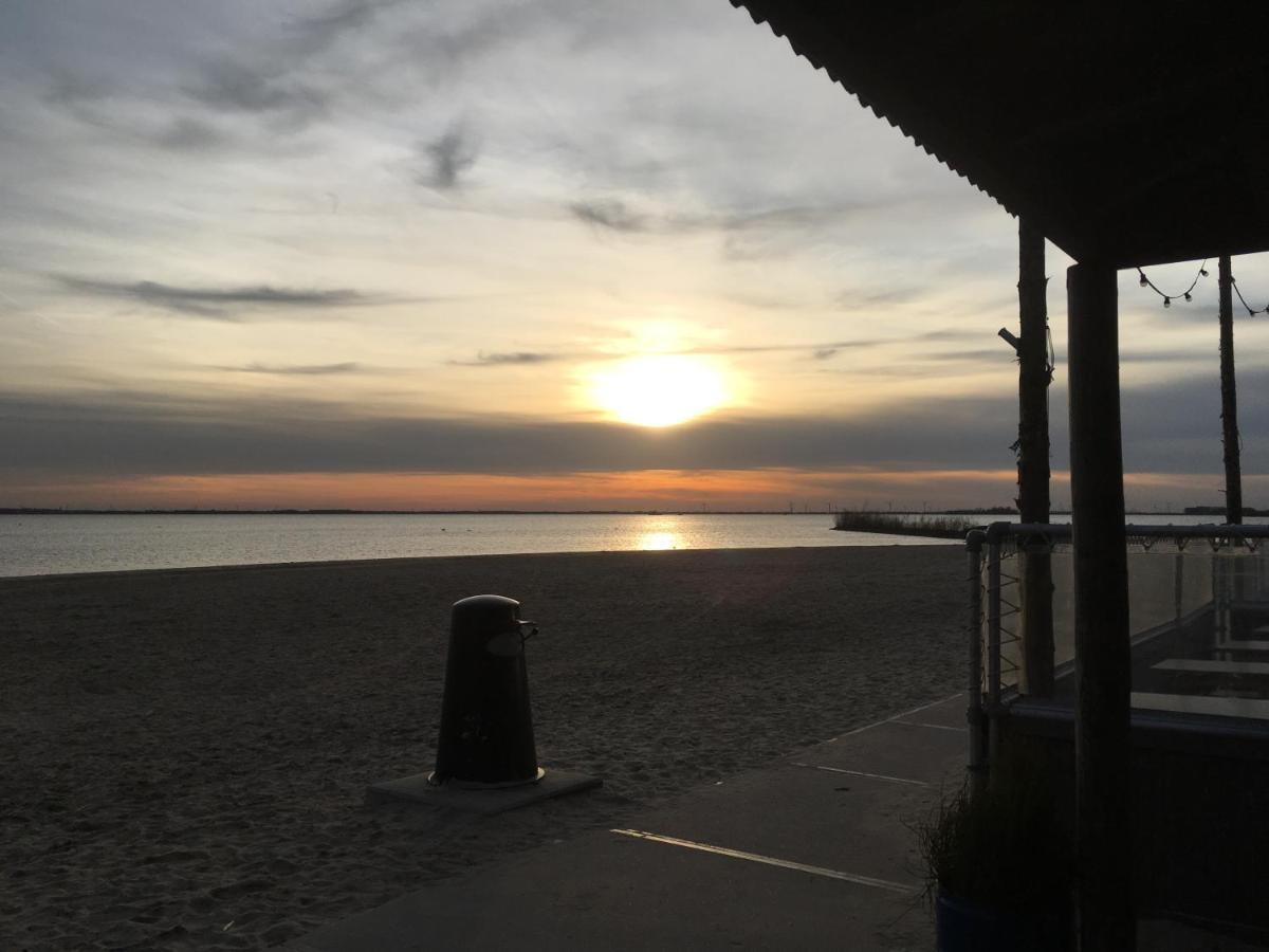 Woonboot 4 Harderwijk Hotel ภายนอก รูปภาพ