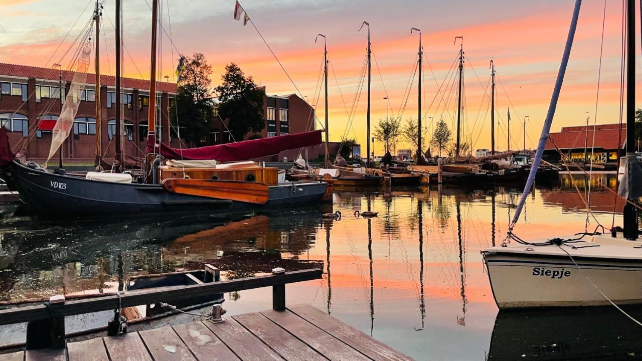 Woonboot 4 Harderwijk Hotel ภายนอก รูปภาพ